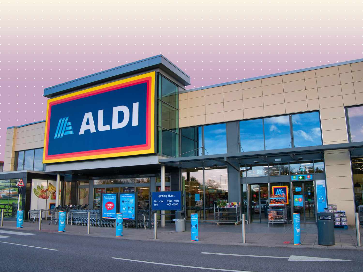 a photo of an Aldi storefront